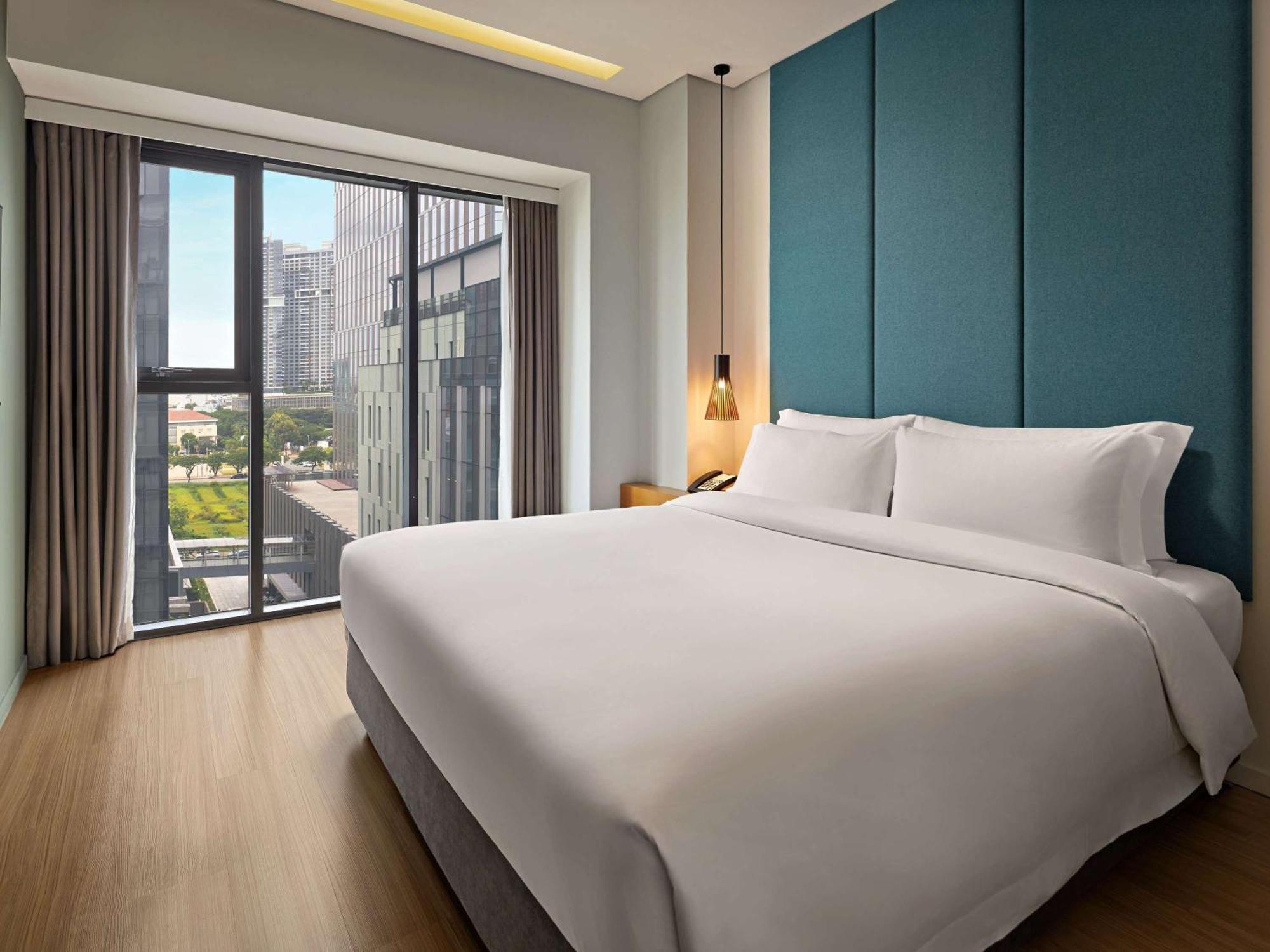 Novotel Living Saigon South Ho-Chi-Minh-Stadt Exterior foto